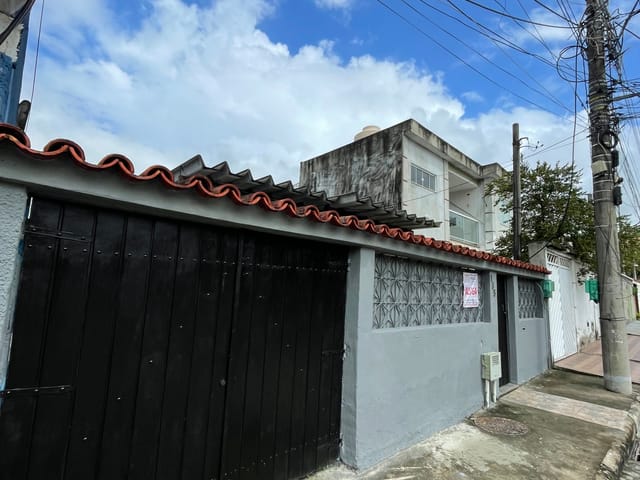 Casa 3 quartos e 2 banheiros, para alugar, no bairro Campo Grande em Rio de Janeiro