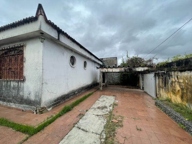 Casa com 450m² 3 quartos e 1 banheiro, à venda, no bairro Amadeu Furtado em Fortaleza