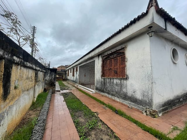 Casa com 450m² 3 quartos e 1 banheiro, à venda, no bairro Amadeu Furtado em Fortaleza