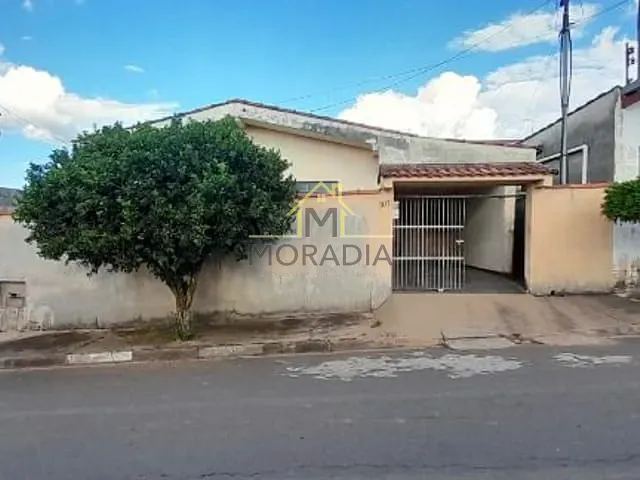 Casa com 170m², à venda, no bairro Vila Campanha em Guaxupé