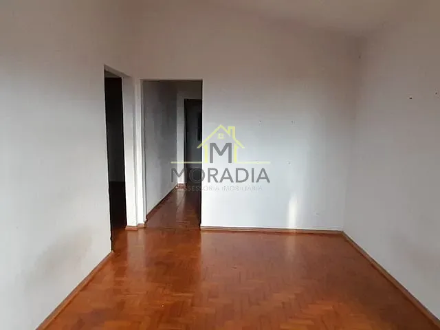 Casa com 170m², à venda, no bairro Vila Campanha em Guaxupé
