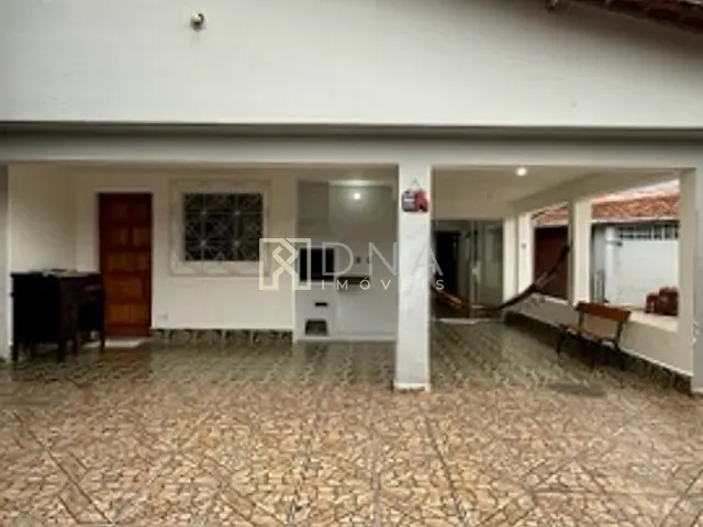 Casa com 180m² 3 quartos e 1 banheiro, para alugar, no bairro Jardim Primavera em Caraguatatuba