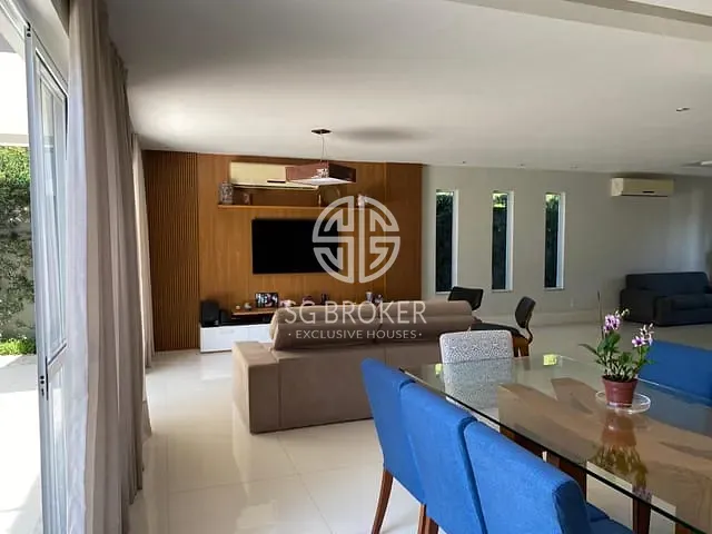 Casa com 545m² 4 quartos e 8 banheiros, à venda, no bairro Barra da Tijuca em Rio de Janeiro