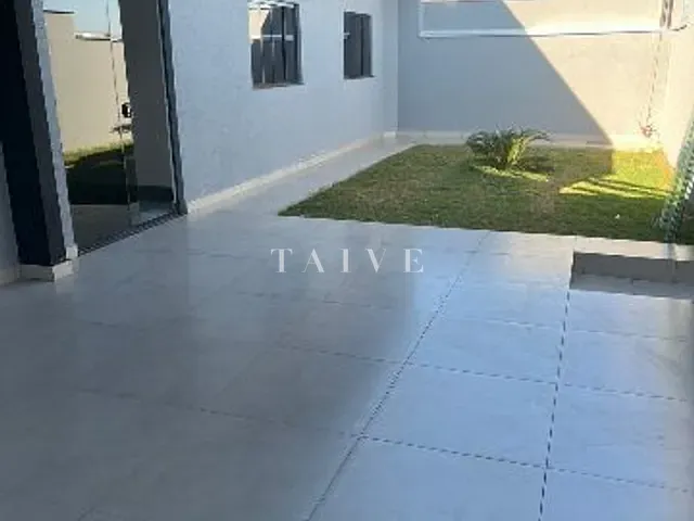 Casa com 175m² 3 quartos e 2 banheiros, à venda, no bairro Colúmbia em Londrina