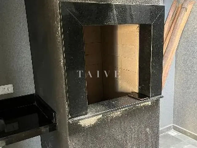 Casa com 175m² 3 quartos e 2 banheiros, à venda, no bairro Colúmbia em Londrina