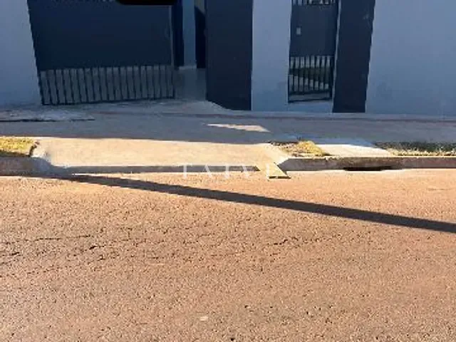 Casa com 175m² 3 quartos e 2 banheiros, à venda, no bairro Colúmbia em Londrina