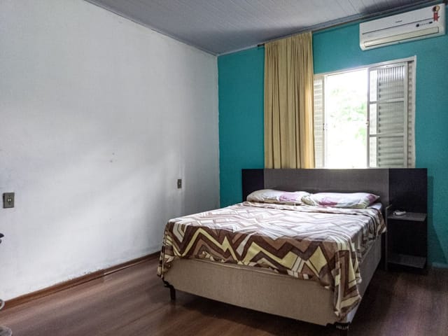Casa com 300m² 2 quartos e 1 banheiro, à venda, no bairro Três Vendas em Pelotas