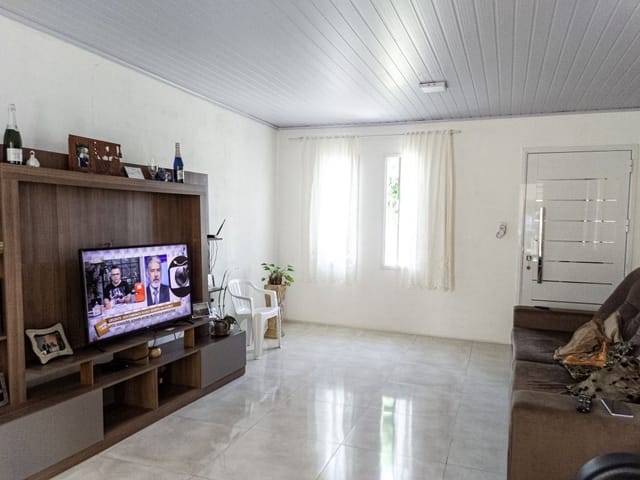 Casa com 300m² 2 quartos e 1 banheiro, à venda, no bairro Três Vendas em Pelotas