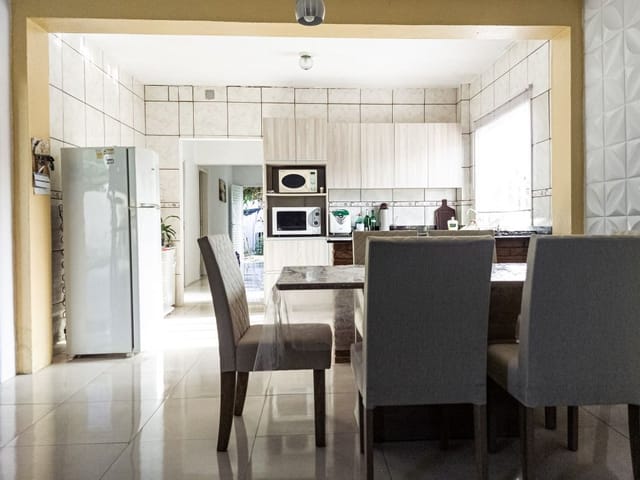 Casa com 300m² 2 quartos e 1 banheiro, à venda, no bairro Três Vendas em Pelotas