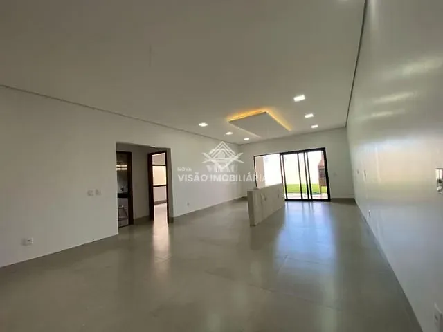 Casa com 300m² 1 quarto e 1 banheiro, à venda, no bairro Residencial Boungainvile em Sinop