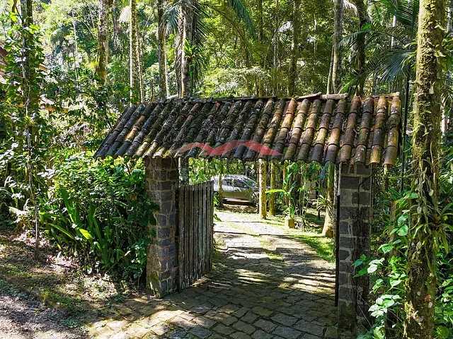 Casa com 757m² 3 quartos e 3 banheiros, à venda, no bairro Village D ìtatiaia - Penedo em Itatiaia