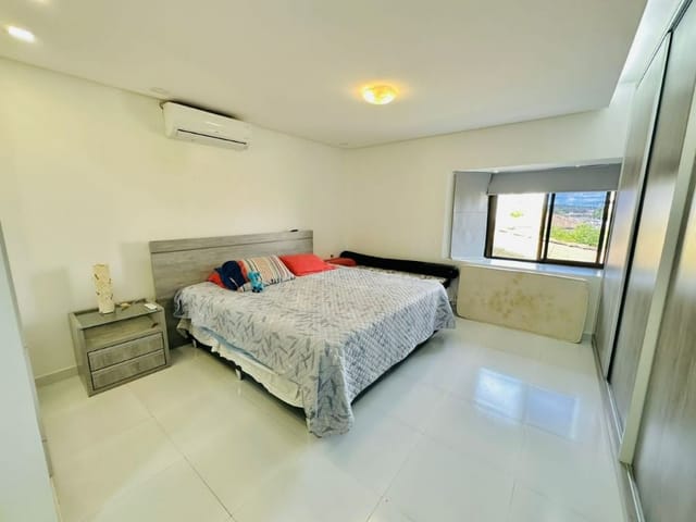 Casa com 275m² 3 quartos e 2 banheiros, à venda, no bairro Aruana em Aracaju