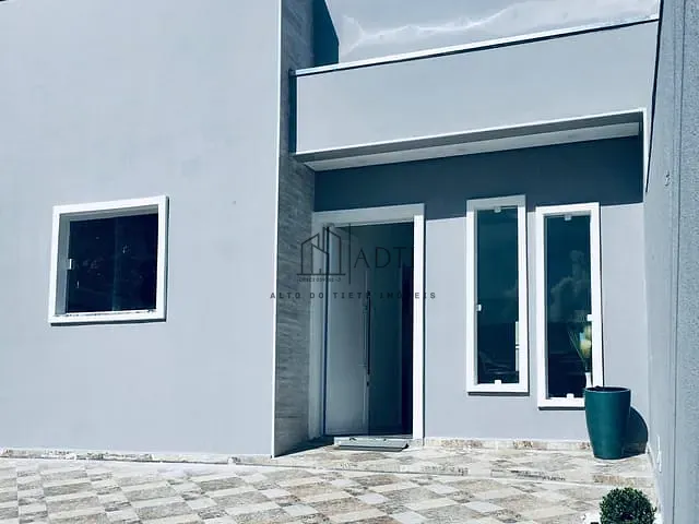 Casa 2 quartos e 2 banheiros, à venda, no bairro Parque Olimpico em Mogi das Cruzes