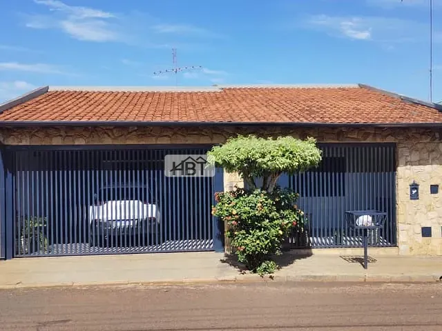 Casa com 242m² 3 quartos e 3 banheiros, à venda, no bairro Vila Coralina em Bauru