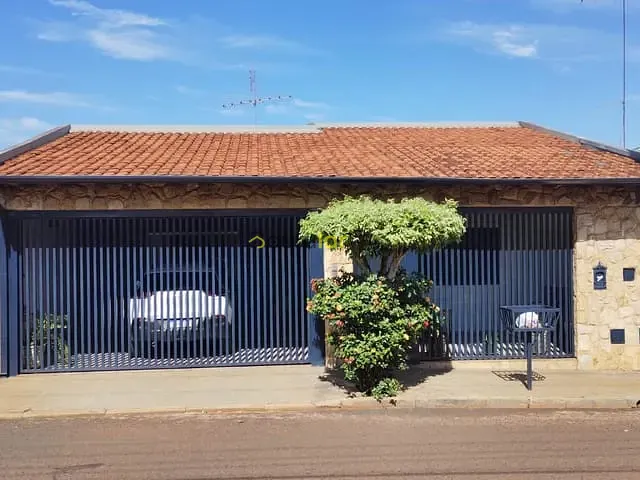 Casa com 242m² 3 quartos e 3 banheiros, à venda, no bairro Vila Coralina em Bauru