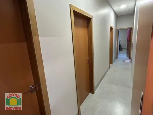 Casa com 300m² 4 quartos e 3 banheiros, à venda, no bairro Residencial Cerejeiras em Anápolis
