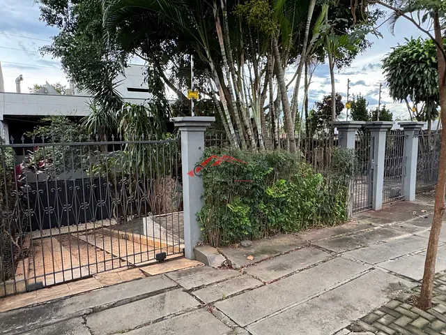 Casa com 552m² 3 quartos e 3 banheiros, à venda, no bairro 28 DE JANEIRO em Apucarana