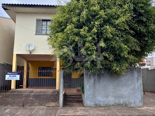 Casa 3 quartos e 2 banheiros, para alugar, no bairro Jardim Matarazzo em Jaguariaíva