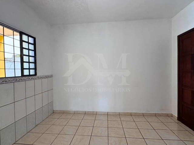Casa 3 quartos e 2 banheiros, para alugar, no bairro Jardim Matarazzo em Jaguariaíva