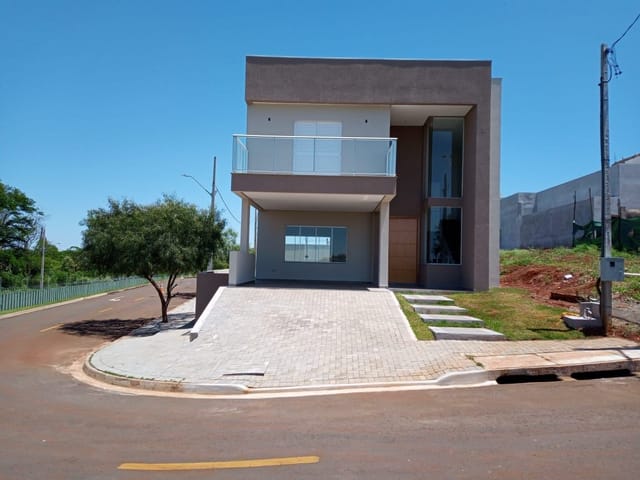 Casa com 218m² 2 quartos e 3 banheiros, à venda, no bairro Olímpico em Londrina