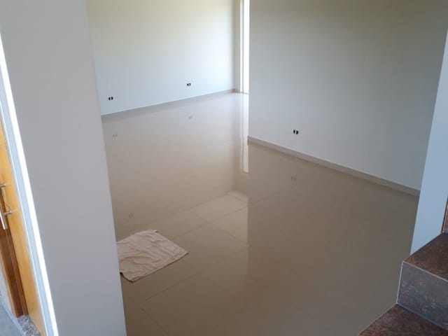 Casa com 218m² 2 quartos e 3 banheiros, à venda, no bairro Olímpico em Londrina