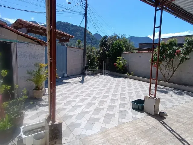Casa com 360m² 3 quartos e 2 banheiros, à venda, no bairro Parque Fleixal em Guapimirim
