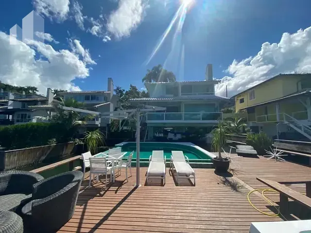 Casa com 400m² 6 quartos e 6 banheiros, à venda, no bairro Itanema (Cunhambebe) em Angra dos Reis