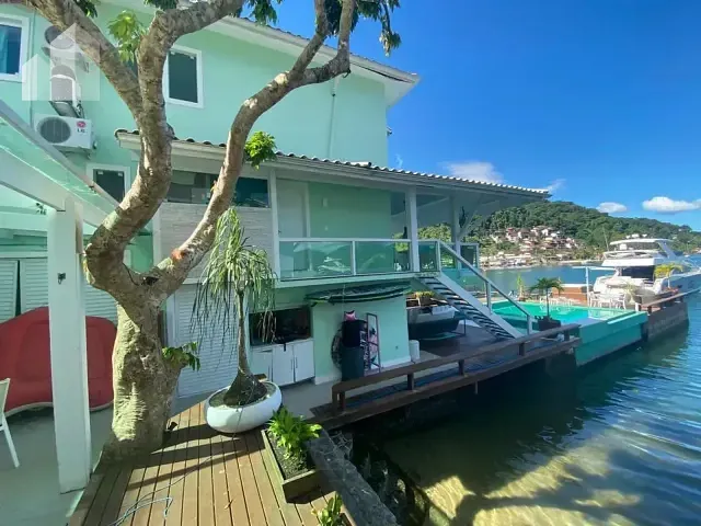 Casa com 400m² 6 quartos e 6 banheiros, à venda, no bairro Itanema (Cunhambebe) em Angra dos Reis