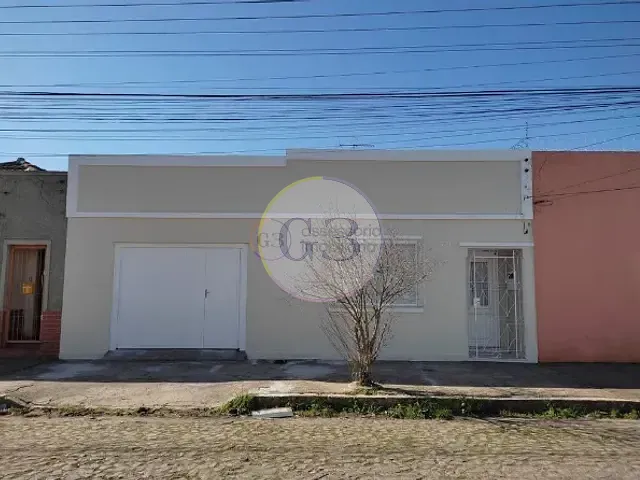 Casa 3 quartos e 2 banheiros, à venda, no bairro Centro em Pelotas