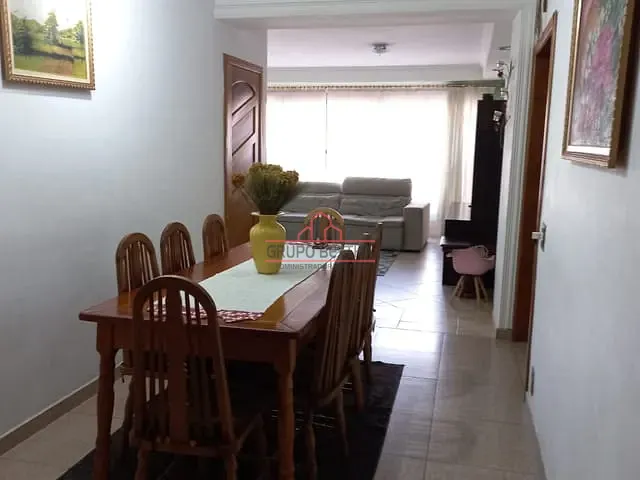 Casa com 250m² 3 quartos e 2 banheiros, à venda, no bairro Jardim dos Camargos em Barueri