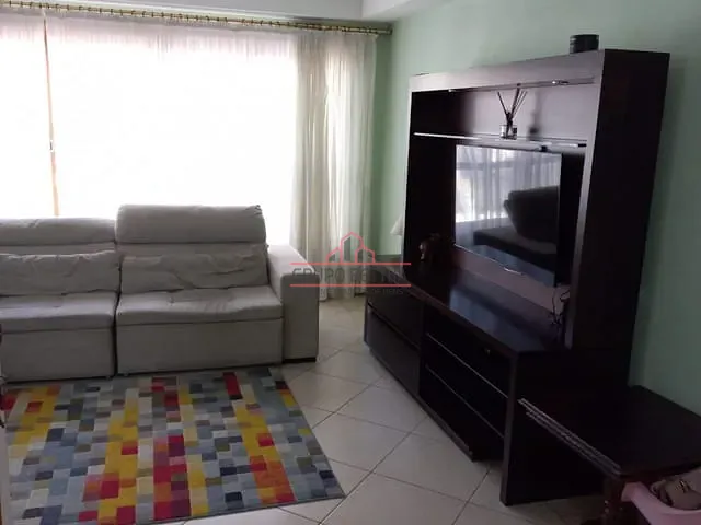Casa com 250m² 3 quartos e 2 banheiros, à venda, no bairro Jardim dos Camargos em Barueri