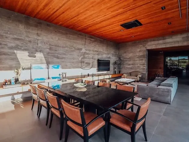 Casa com 2085m² 4 quartos e 5 banheiros, à venda, no bairro Estancia Santa Paula em Cambé