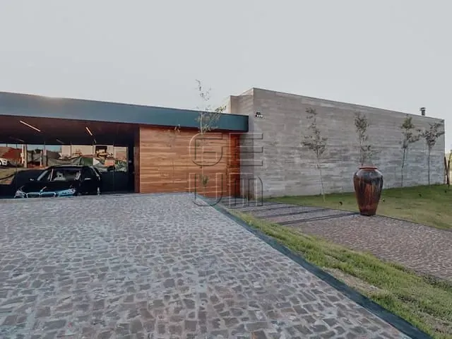 Casa com 2085m² 4 quartos e 5 banheiros, à venda, no bairro Estancia Santa Paula em Cambé
