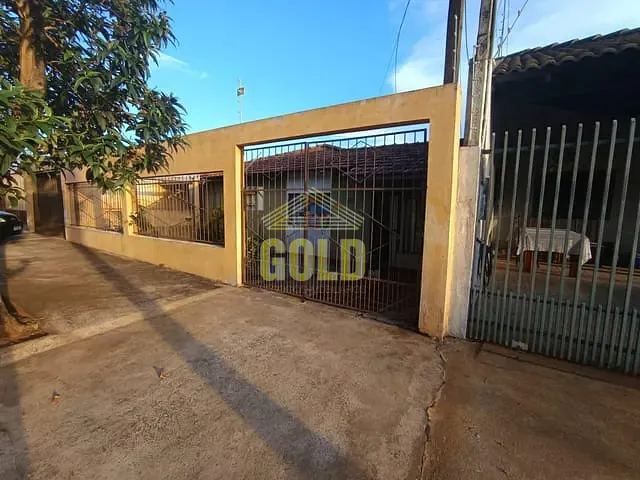 Casa 3 quartos e 2 banheiros, à venda, no bairro Santa Mônica em Londrina