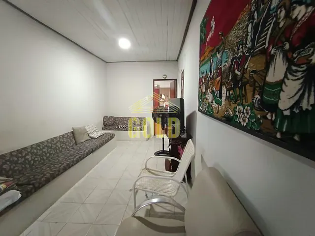 Casa 3 quartos e 2 banheiros, à venda, no bairro Santa Mônica em Londrina