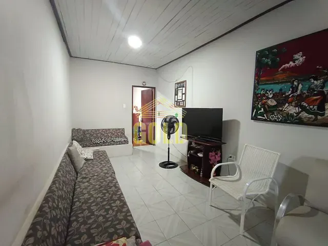 Casa 3 quartos e 2 banheiros, à venda, no bairro Santa Mônica em Londrina