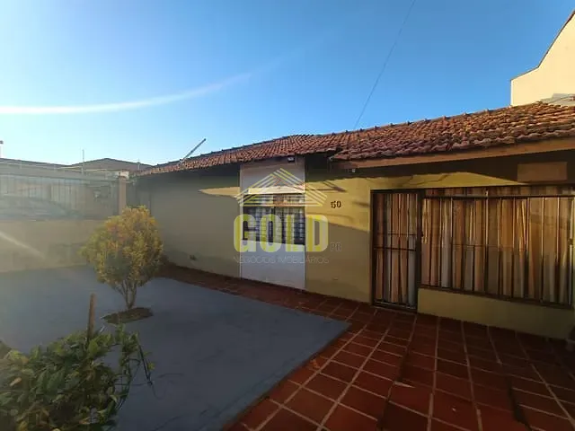 Casa 3 quartos e 2 banheiros, à venda, no bairro Santa Mônica em Londrina