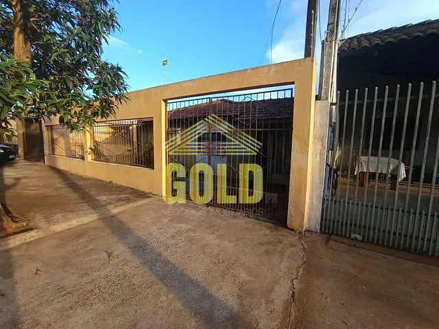 Casa 3 quartos e 2 banheiros, à venda, no bairro Santa Mônica em Londrina
