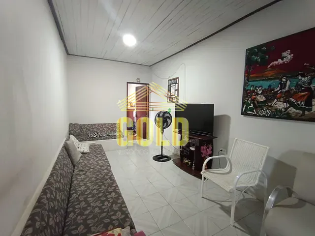 Casa 3 quartos e 2 banheiros, à venda, no bairro Santa Mônica em Londrina