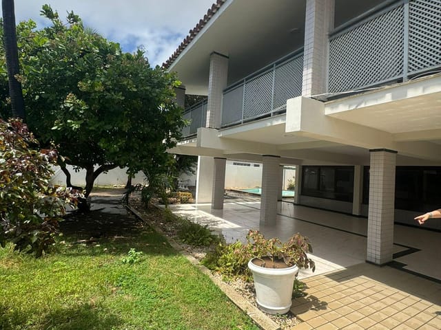 Casa 4 quartos e 4 banheiros, à venda ou para alugar, no bairro Atalaia em Aracaju