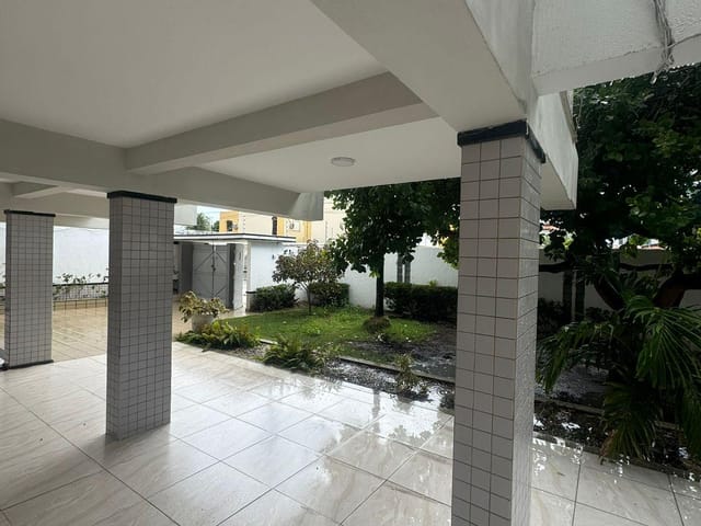 Casa 4 quartos e 4 banheiros, à venda ou para alugar, no bairro Atalaia em Aracaju