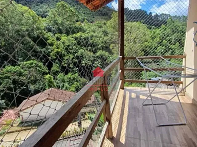 Casa com 290m² 3 quartos e 3 banheiros, à venda, no bairro Cascatinha em Nova Friburgo