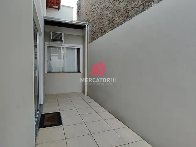 Casa 2 quartos e 1 banheiro, à venda, no bairro Velha Central em Blumenau