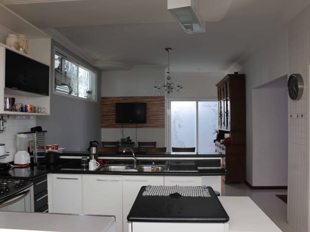 Casa com 360m² 4 quartos e 6 banheiros, à venda ou para alugar, no bairro Condominio Terras De Sao Francisco em Vinhedo