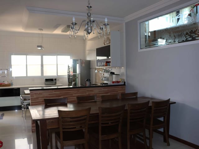 Casa com 360m² 4 quartos e 6 banheiros, à venda ou para alugar, no bairro Condominio Terras De Sao Francisco em Vinhedo