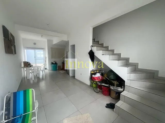 Casa com 60m² 2 quartos e 1 banheiro, à venda, no bairro Praia das Palmeiras em Caraguatatuba