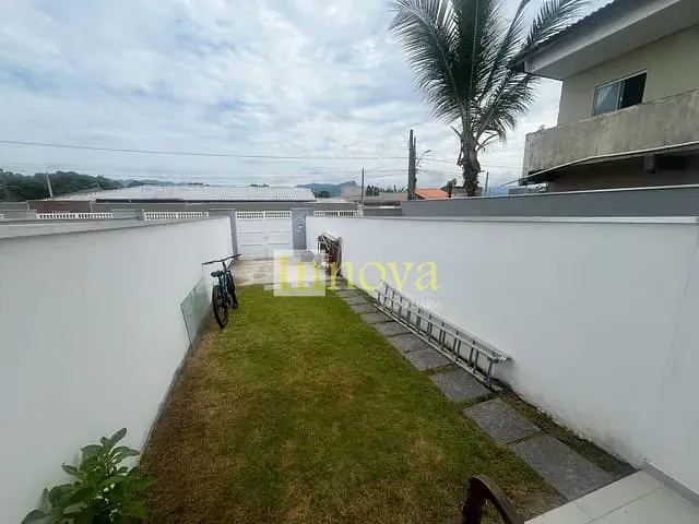 Casa com 60m² 2 quartos e 1 banheiro, à venda, no bairro Praia das Palmeiras em Caraguatatuba