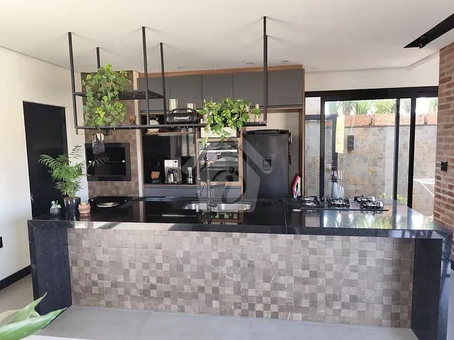 Casa com 140m² 2 quartos e 1 banheiro, à venda, no bairro Medianeira em Arroio do Meio