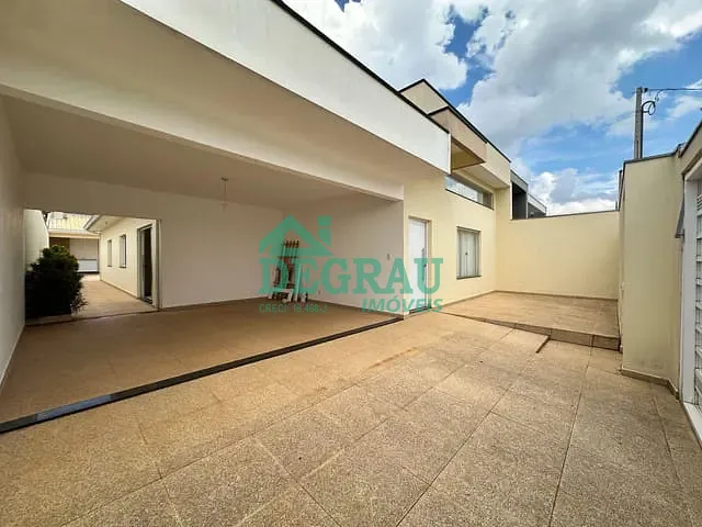 Casa 3 quartos e 2 banheiros, à venda, no bairro Jardim América I em Itapeva