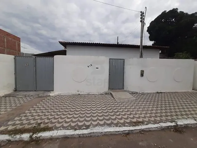 Casa para alugar, no bairro Centro em Paulo Afonso